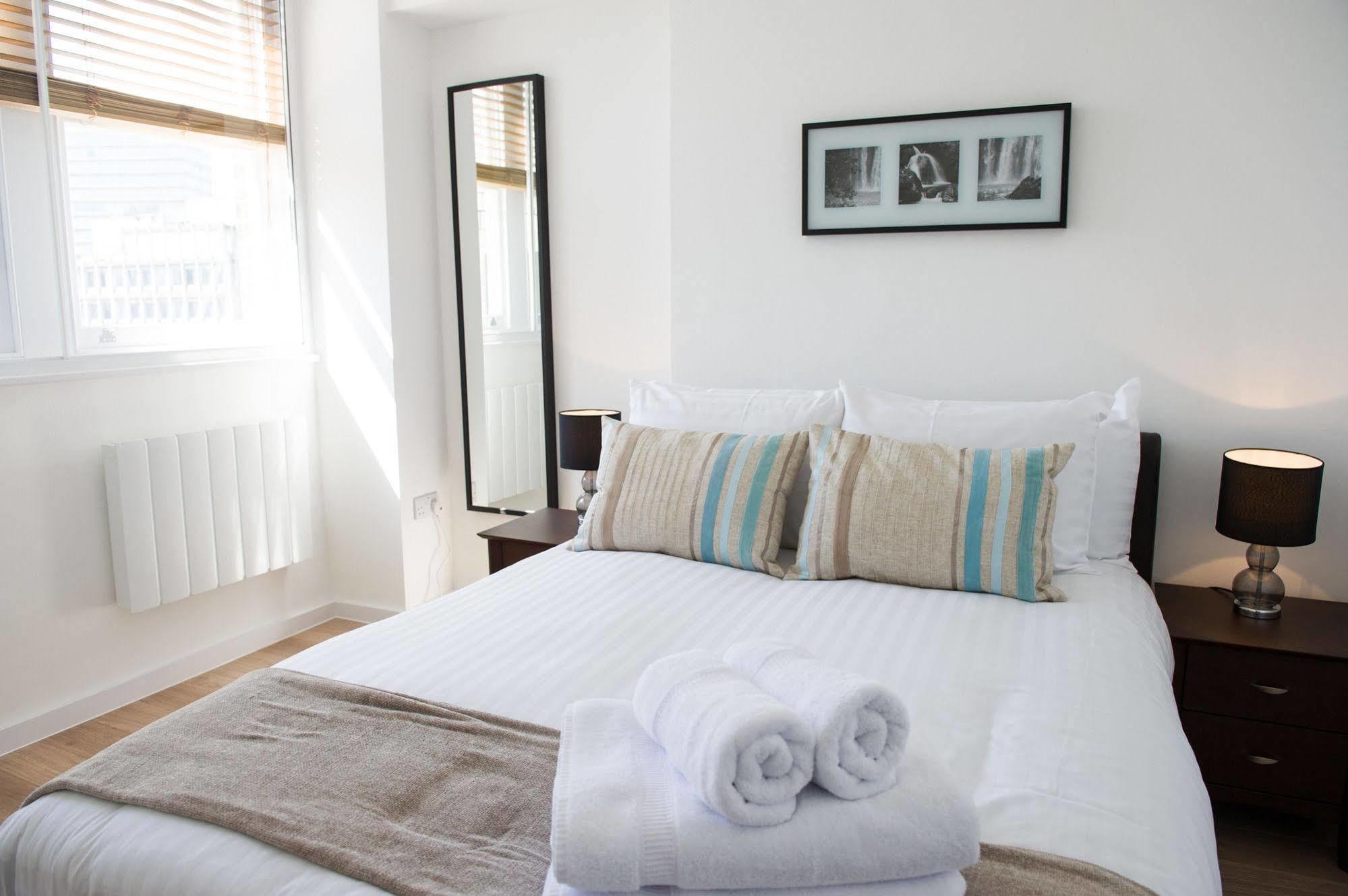לונדון West End One Apartments מראה חיצוני תמונה
