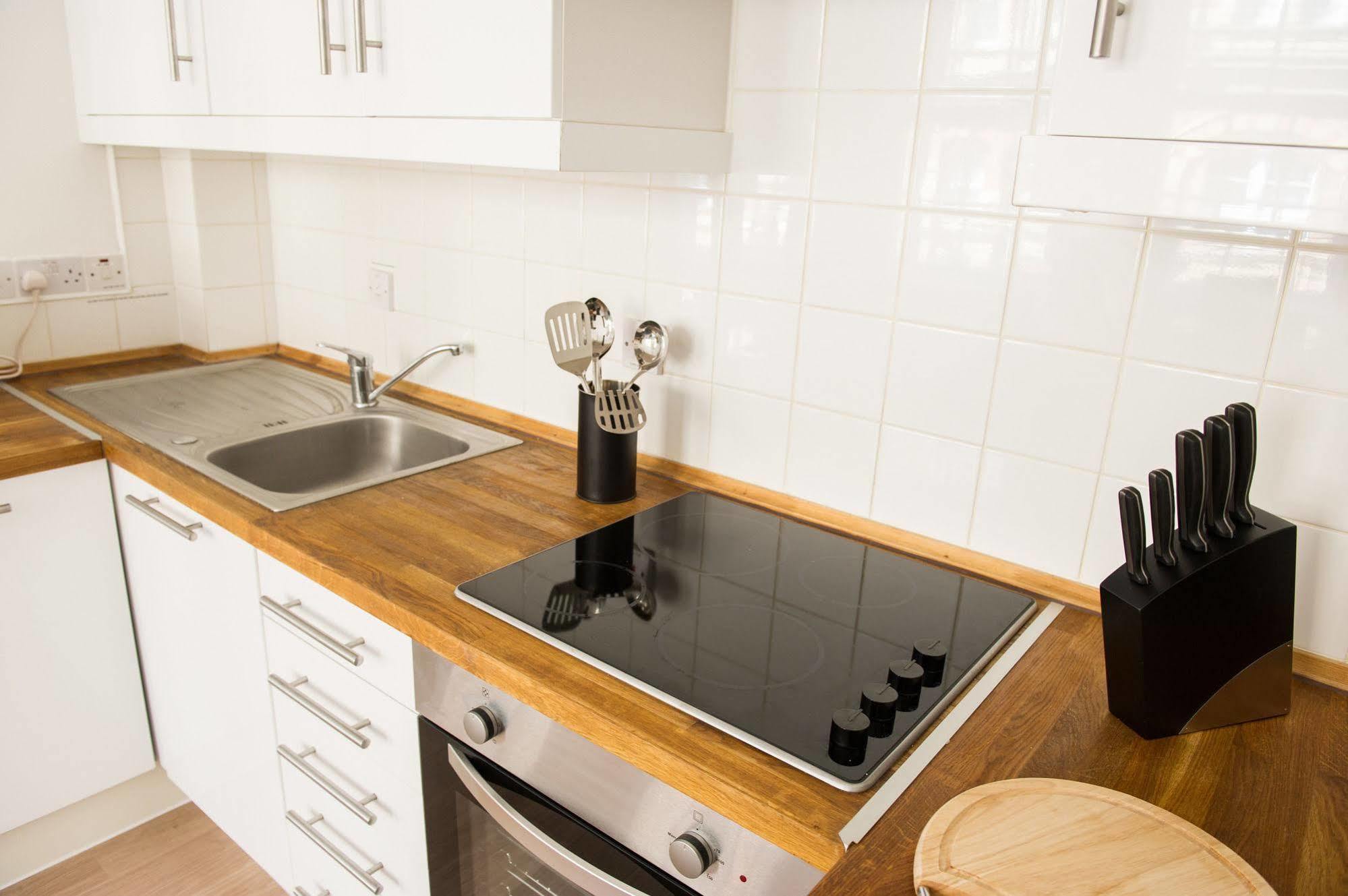 לונדון West End One Apartments מראה חיצוני תמונה