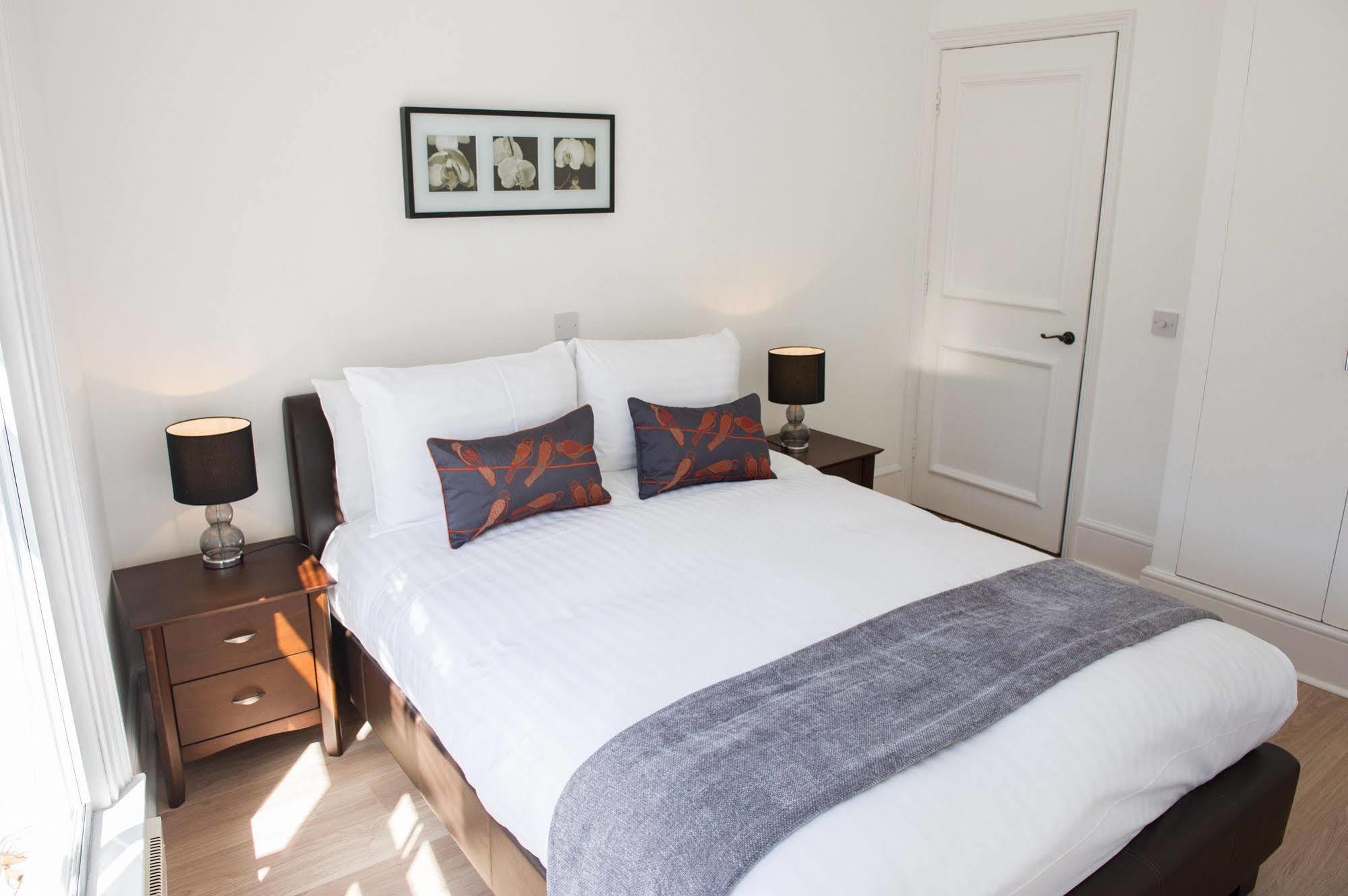 לונדון West End One Apartments מראה חיצוני תמונה