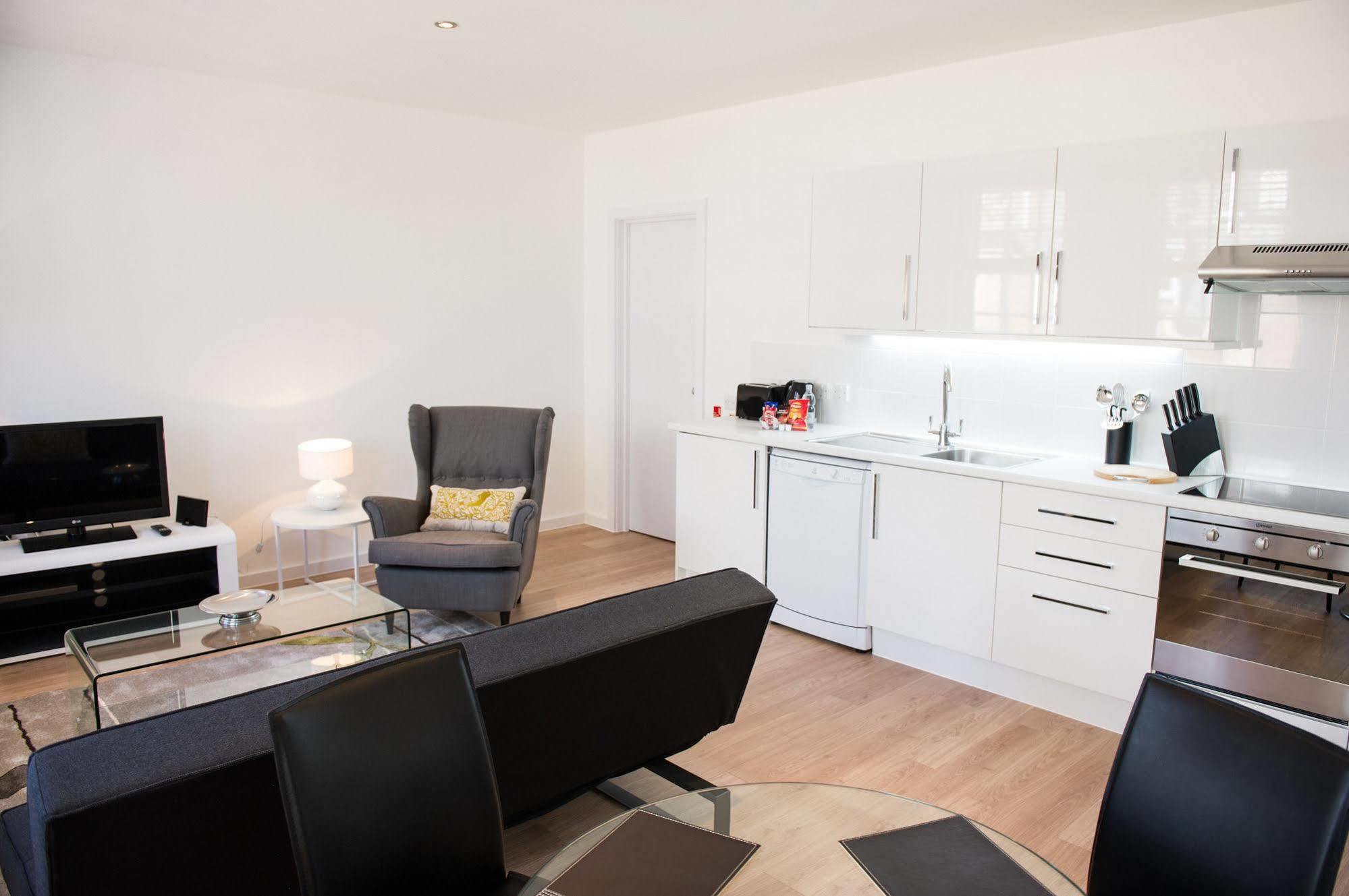 לונדון West End One Apartments מראה חיצוני תמונה
